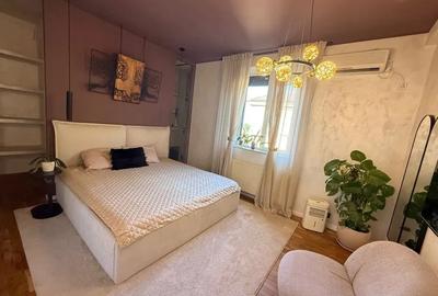 Apartament cu 3 camere semidecomandat, mobilat în Vatra Luminoasă