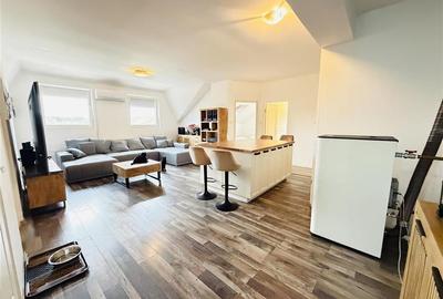 Apartament cu 3 camere decomandat în Paleu