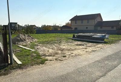 Teren de 563 mp, în Borș - 4