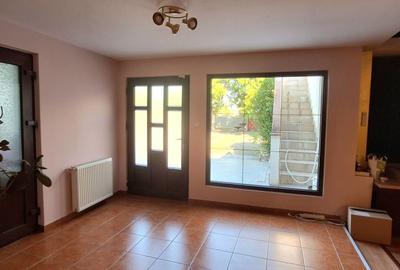 Casă individuală cu 10 camere cu Canalizare în Torontalului - 9