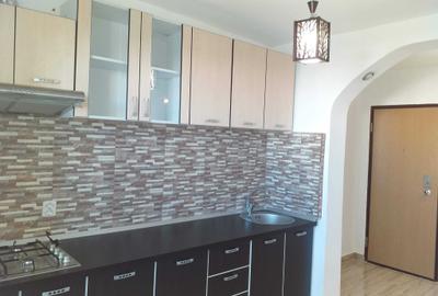 Apartament cu 2 camere semidecomandat în Titan - 3