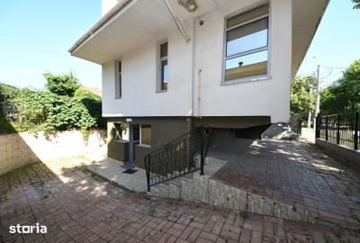 Spațiu comercial, de 480 mp, în Central