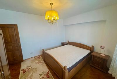 Apartament cu 3 camere decomandat în Podu Roș - 8