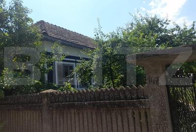 Casă individuală cu 2 camere cu Teren 1437 Mp în Exterior Est