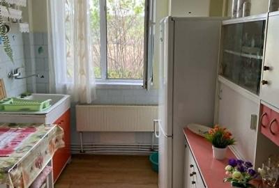 Apartament cu 3 camere semidecomandat în Micro 1 - 4