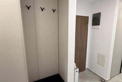 Apartament cu 3 camere decomandat în Tractorul - 8