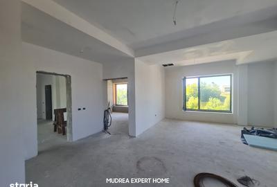 Casă cu 6 camere cu Teren 1400 Mp în Corbeanca