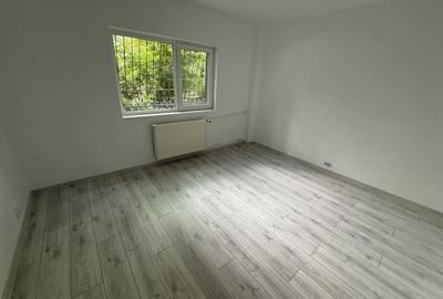 Apartament cu 3 camere decomandat în Tei