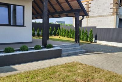 Casă cu 4 camere în Central