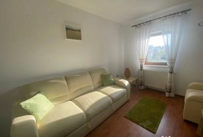 Apartament cu 2 camere decomandat în Ștrand