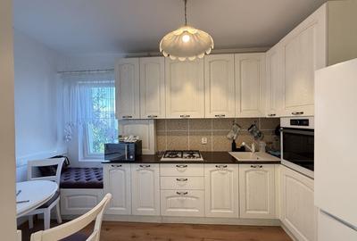 Apartament cu 3 camere decomandat în Zorilor