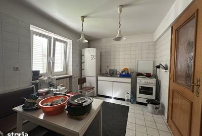 Casă cu 5 camere cu Teren 5000 Mp în Puchenii Mari - 4