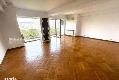 Apartament cu 3 camere în Centrul Civic