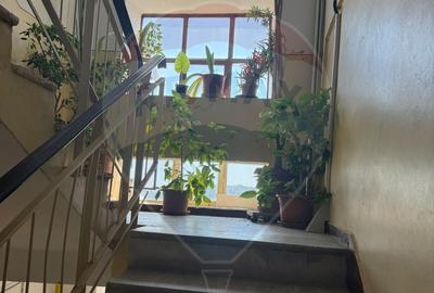 Apartament cu 3 camere decomandat, mobilat în Capitol