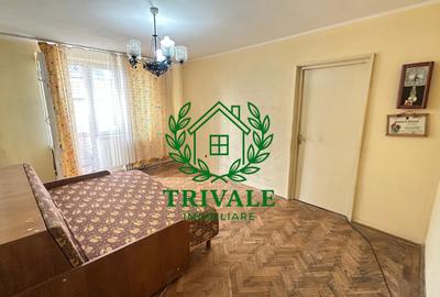 Apartament cu 3 camere semidecomandat în Craiovei
