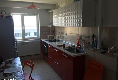 Apartament cu 3 camere decomandat în Berceni