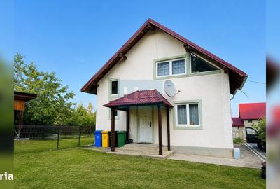 Casă cu 4 camere în Clit