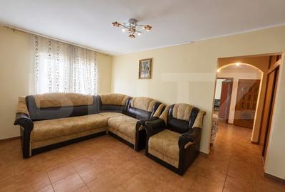 Apartament cu 3 camere decomandat, mobilat în Micro 12