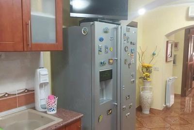 Apartament cu 4 camere decomandat în Ostroveni