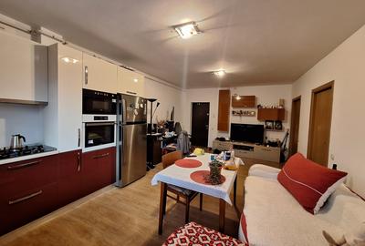 Apartament cu 2 camere semidecomandat, mobilat în Florești