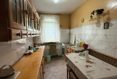 Apartament cu 3 camere decomandat în Central - 2