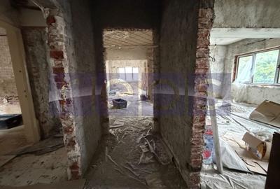 Casă individuală cu 10 camere cu Canalizare în Dacia - 18