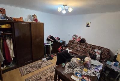 Casă cu 3 camere cu Teren 240 Mp în 23 August - 1