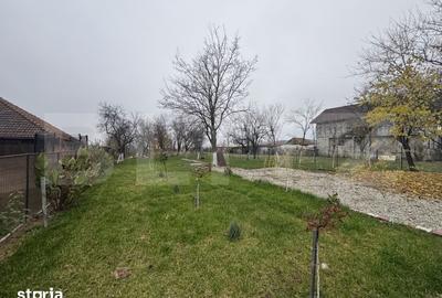 Teren de 1300 mp, în Preajba