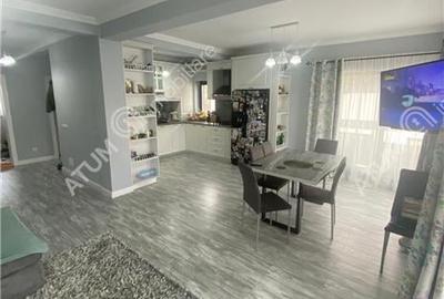 Duplex cu 5 camere cu Canalizare în Central - 4