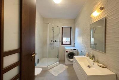 Casă cu 4 camere decomandat în Central