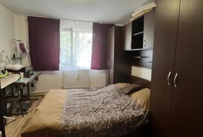 Casă cu 7 camere cu Teren 2354 Mp în Malu Mare