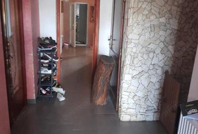 Casă cu 5 camere cu Teren 500 Mp în Central