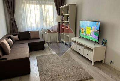 Apartament cu 3 camere decomandat, mobilat în Crângași