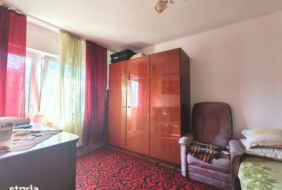 Apartament cu 3 camere decomandat în Prundu
