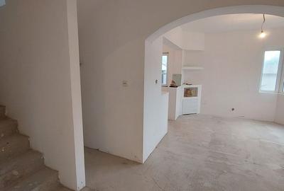 Casă cu 4 camere cu Teren 330 Mp în Oncea - 13