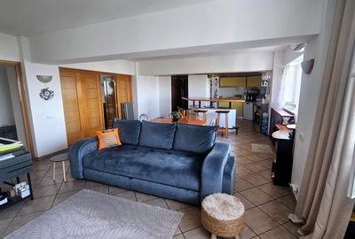Apartament cu 3 camere decomandat în Dorobanți