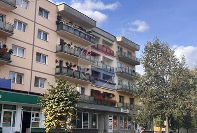 Apartament cu 3 camere decomandat, mobilat în Central