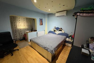 Apartament cu 3 camere semidecomandat, mobilat în Vitan Mall