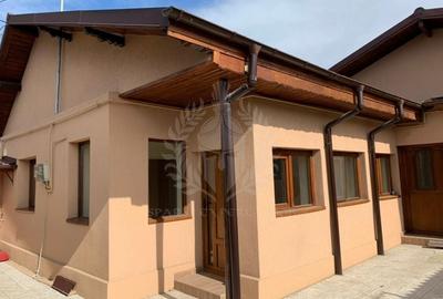 Casă individuală cu 3 camere cu Canalizare în Central - 1