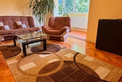 Apartament cu 3 camere decomandat, mobilat în Torontalului