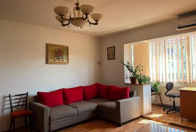 Garsonieră decomandată în Decebal
