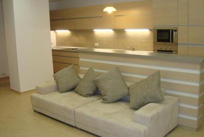 Apartament cu 3 camere, mobilat în Aviației