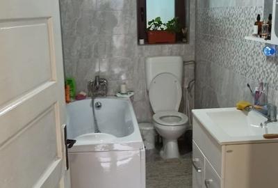 Casă cu 3 camere în Central