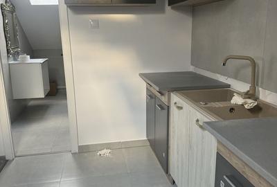 Spațiu comercial, de 50 mp, în Central - 6
