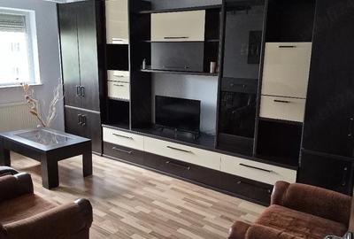 Apartament cu 2 camere decomandat în 1 Mai - 2