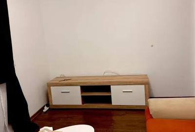 Apartament cu 2 camere decomandat în Tractorul - 2