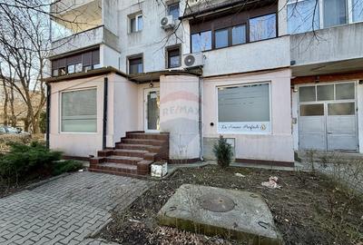 Spațiu comercial, de 100 mp, în Central - 3