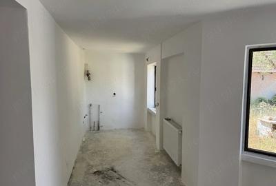 Casă cu 3 camere cu Teren 1450 Mp în Turnu