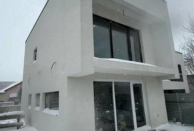 Casă cu 4 camere cu Teren 210 Mp în Central - 2
