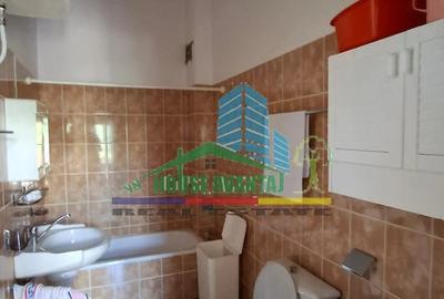 Casă cu 3 camere cu Teren 470 Mp în Central